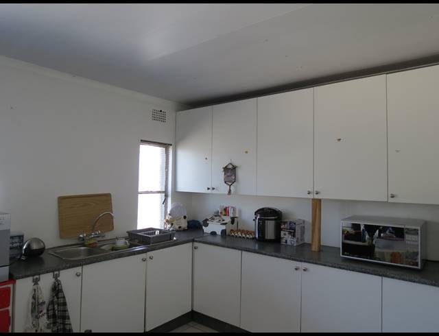3 BEDROOM FREEHOLD FOR SALE IN BURGERSHOOP